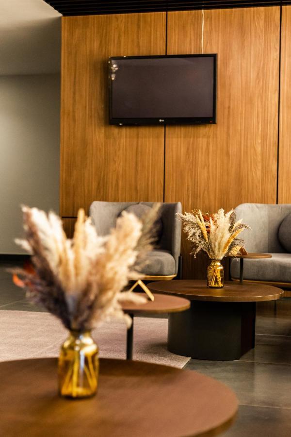 Small Hotel ヴィーンヌィツャ エクステリア 写真