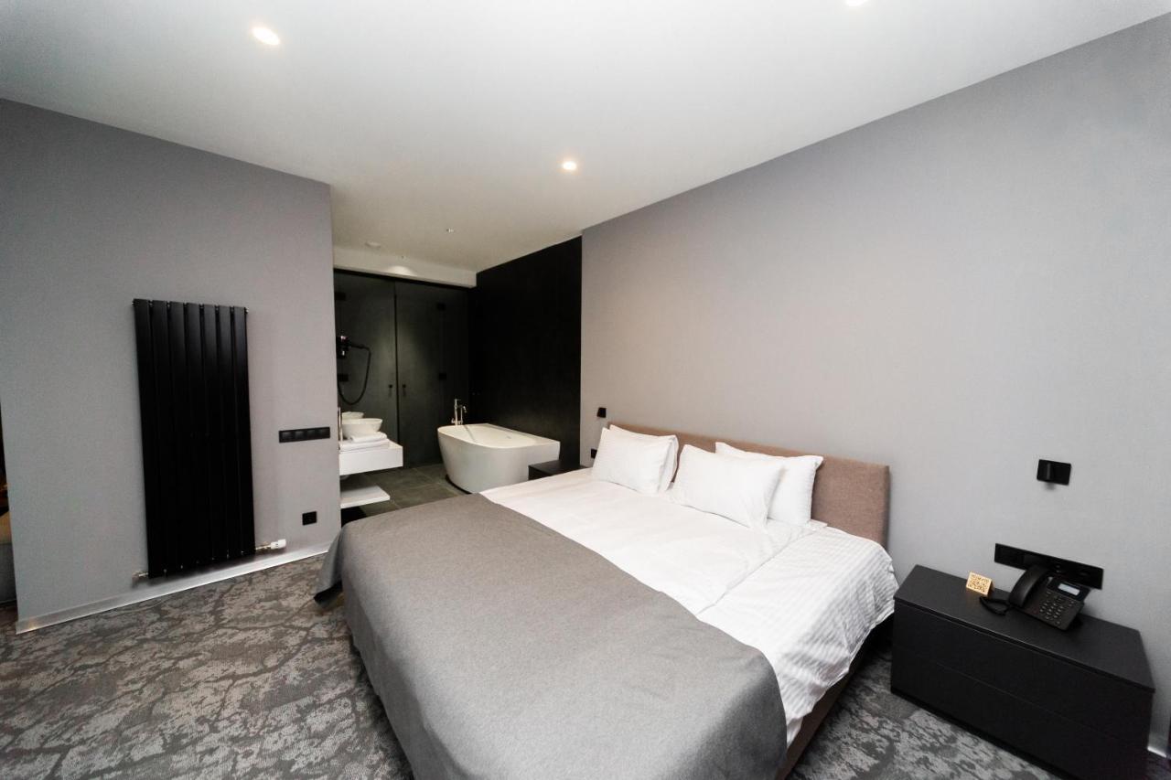 Small Hotel ヴィーンヌィツャ エクステリア 写真
