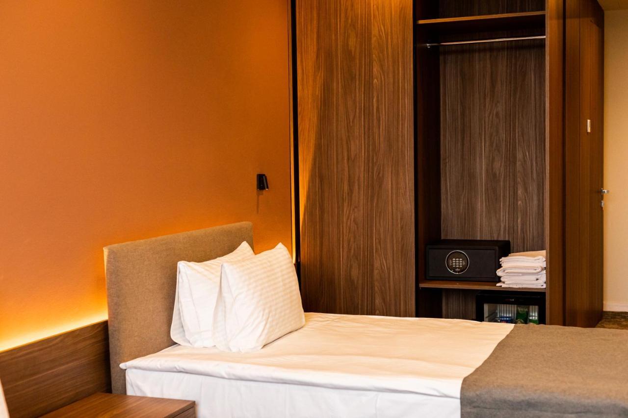 Small Hotel ヴィーンヌィツャ エクステリア 写真