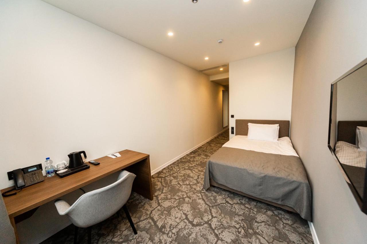 Small Hotel ヴィーンヌィツャ エクステリア 写真