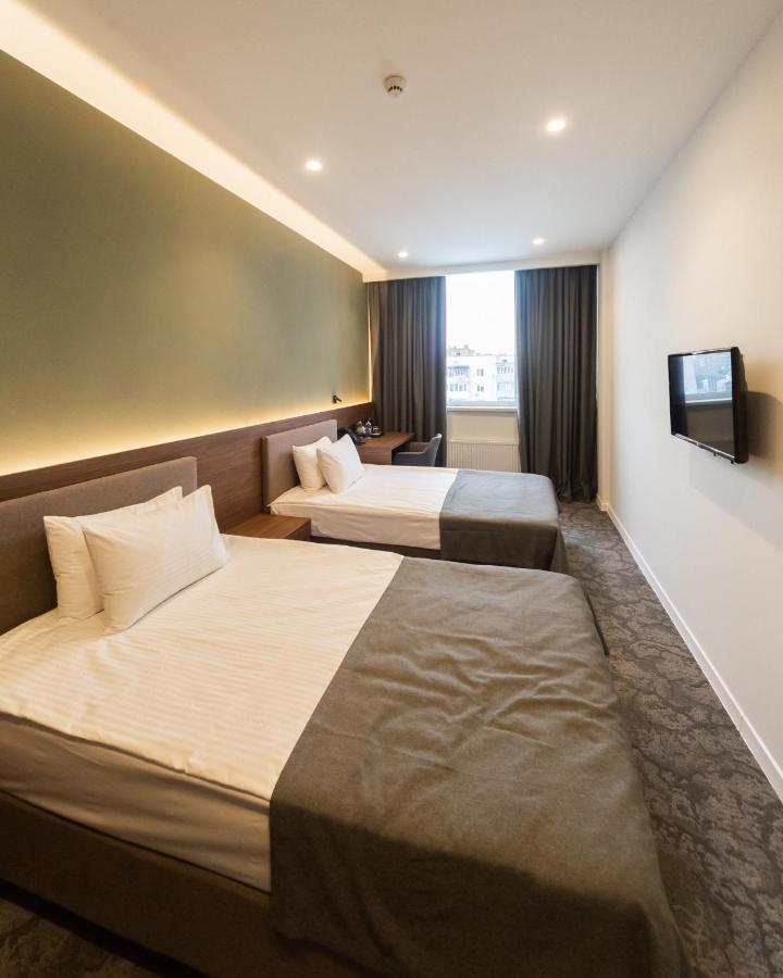 Small Hotel ヴィーンヌィツャ エクステリア 写真