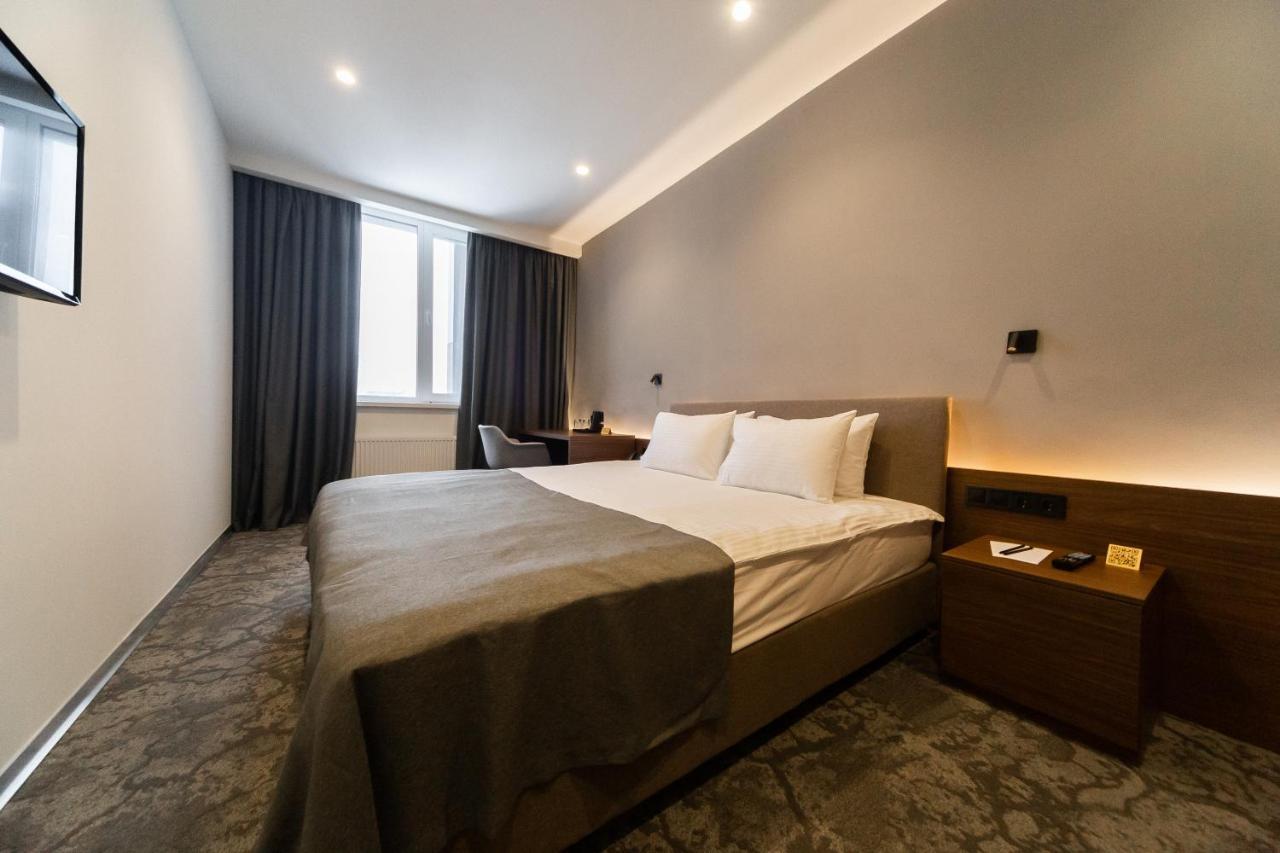 Small Hotel ヴィーンヌィツャ エクステリア 写真