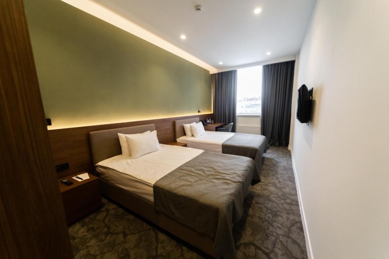Small Hotel ヴィーンヌィツャ エクステリア 写真