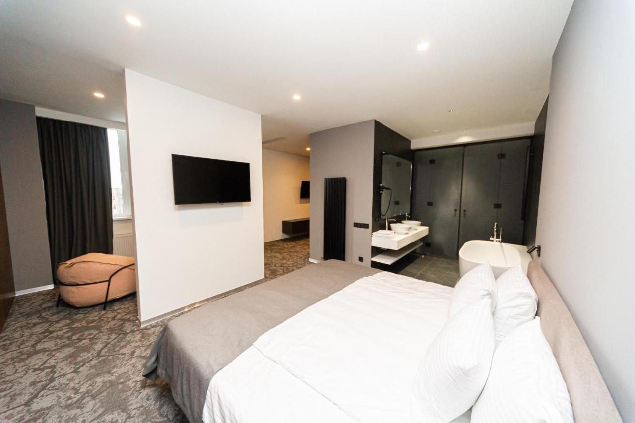 Small Hotel ヴィーンヌィツャ エクステリア 写真
