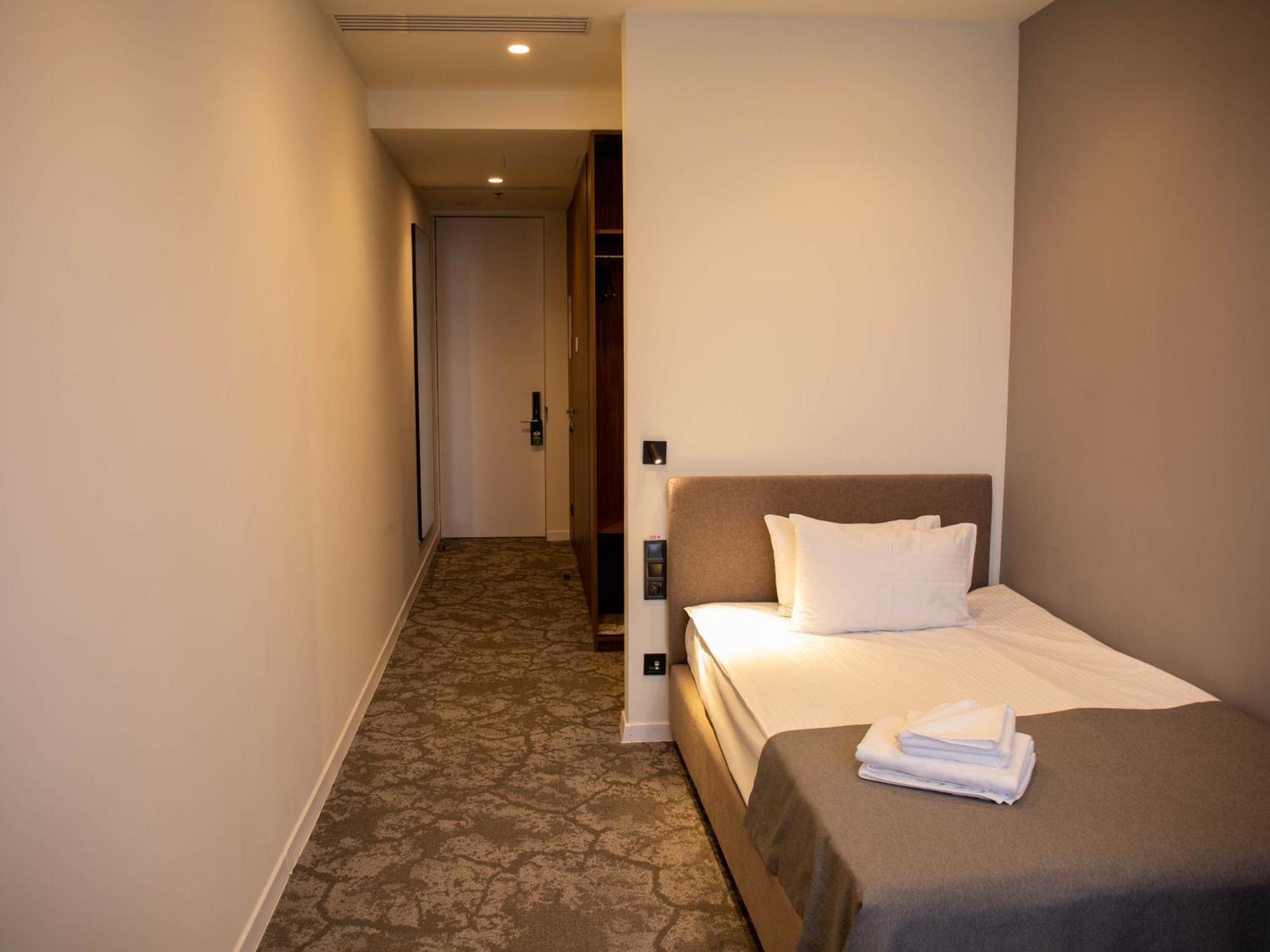 Small Hotel ヴィーンヌィツャ エクステリア 写真