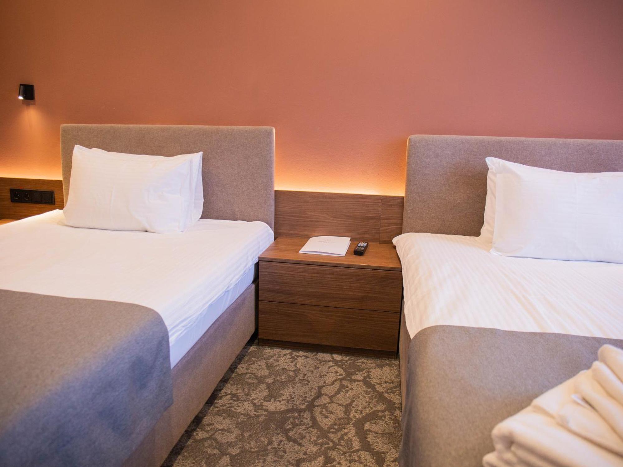 Small Hotel ヴィーンヌィツャ エクステリア 写真