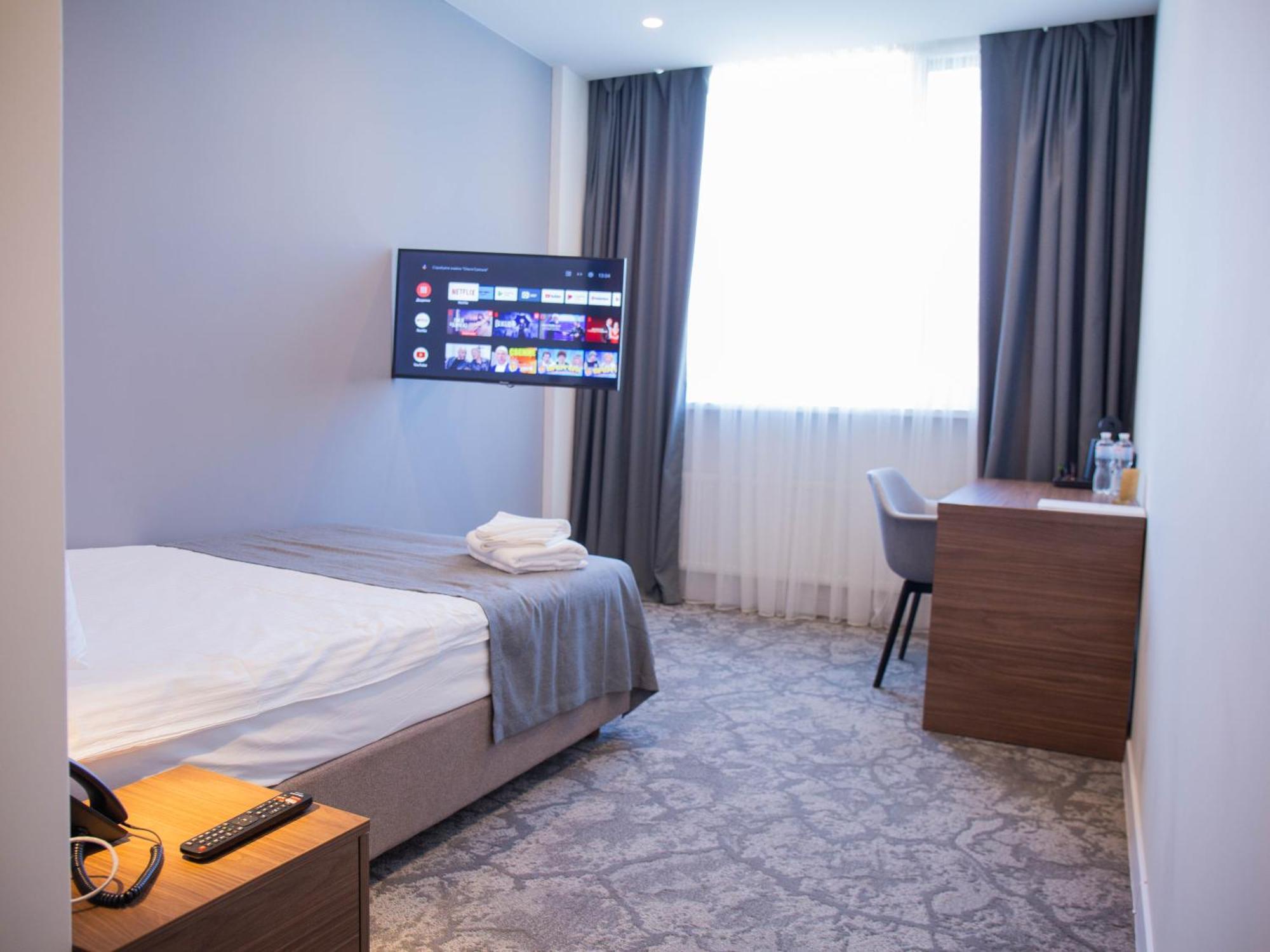 Small Hotel ヴィーンヌィツャ エクステリア 写真