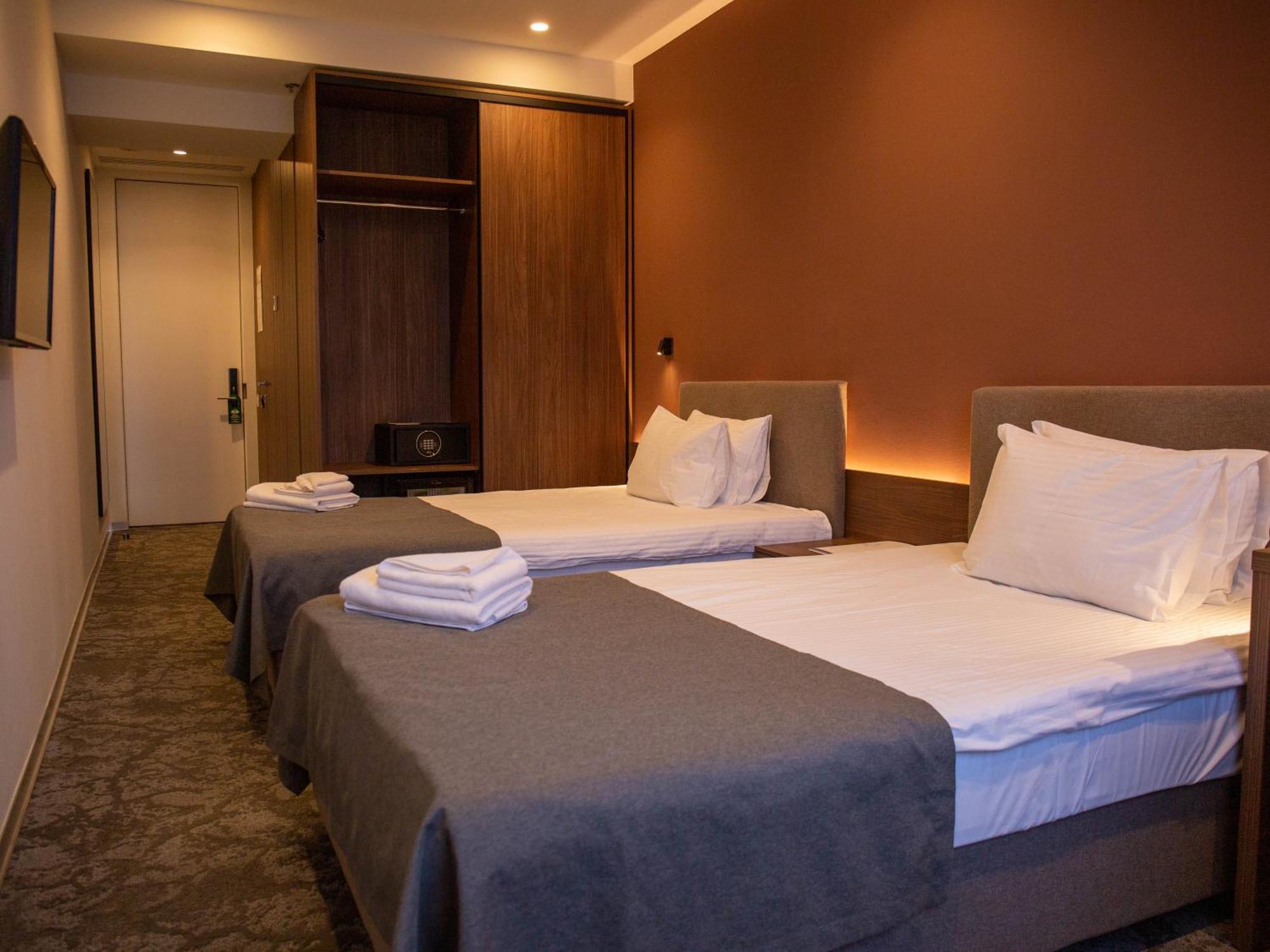 Small Hotel ヴィーンヌィツャ エクステリア 写真