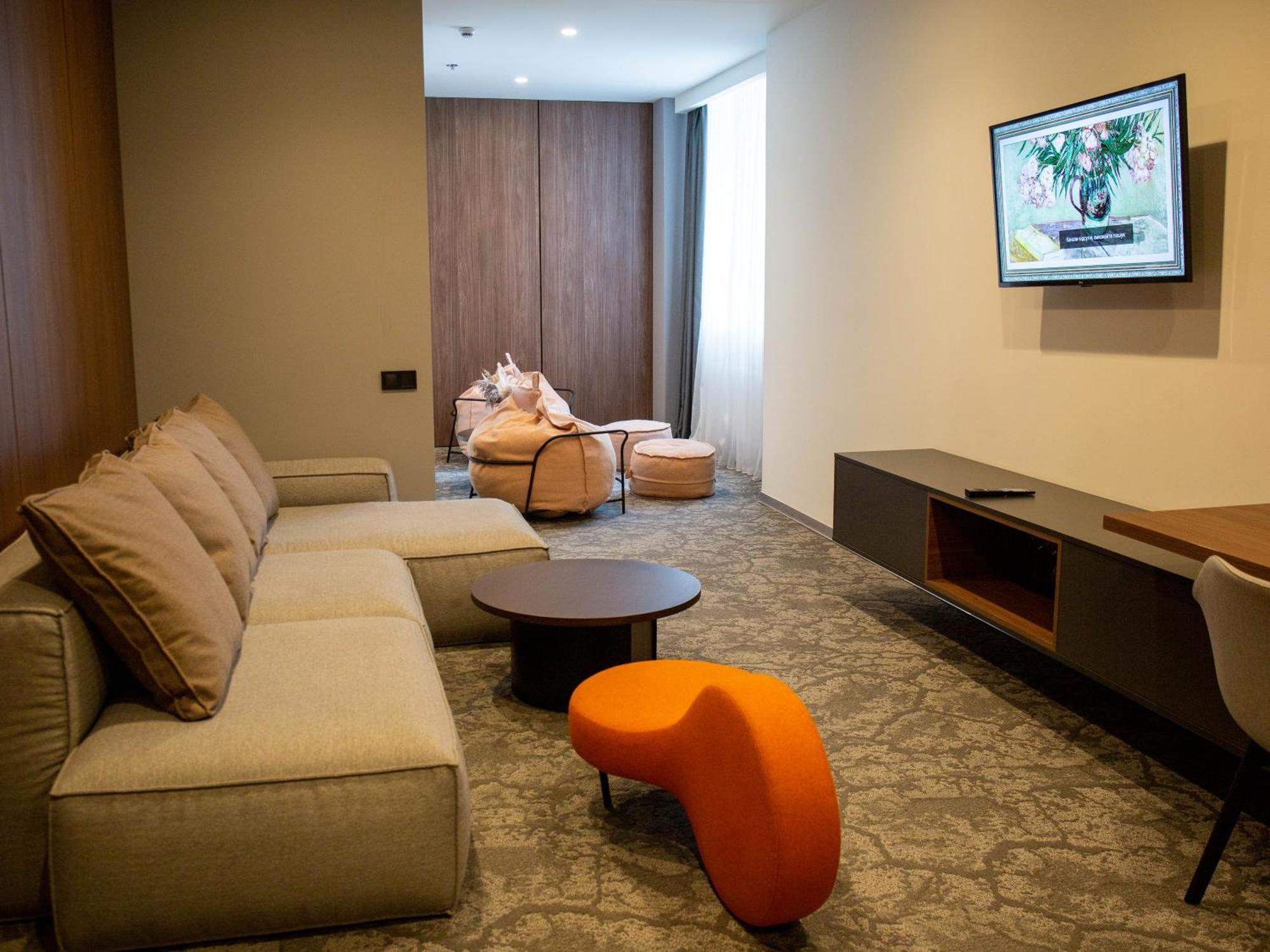 Small Hotel ヴィーンヌィツャ エクステリア 写真