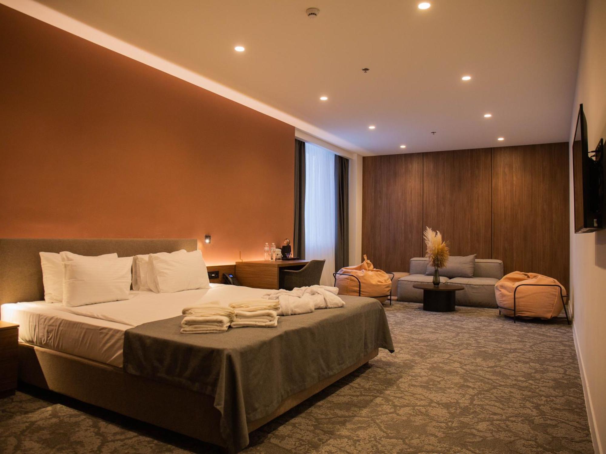 Small Hotel ヴィーンヌィツャ エクステリア 写真