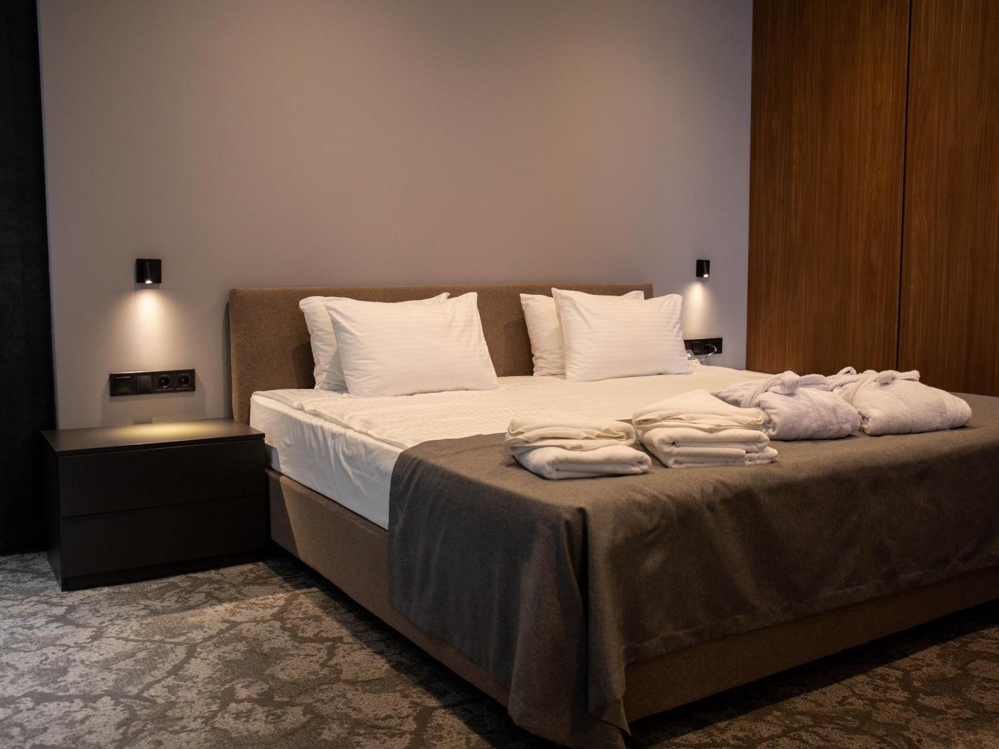 Small Hotel ヴィーンヌィツャ エクステリア 写真