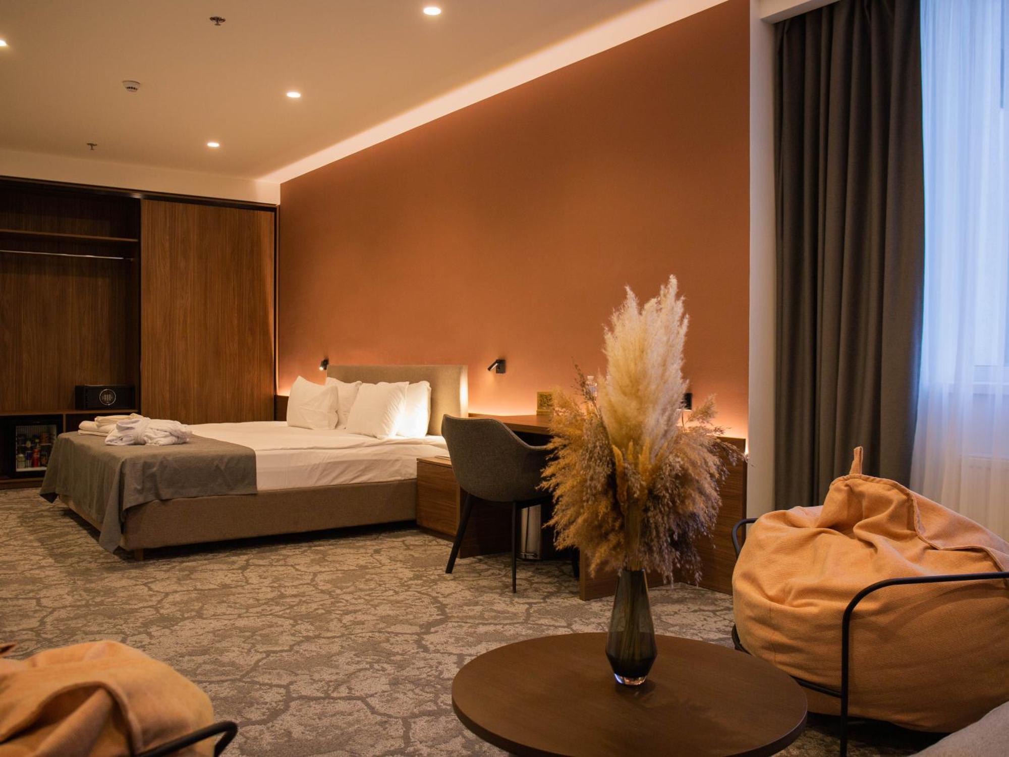 Small Hotel ヴィーンヌィツャ エクステリア 写真