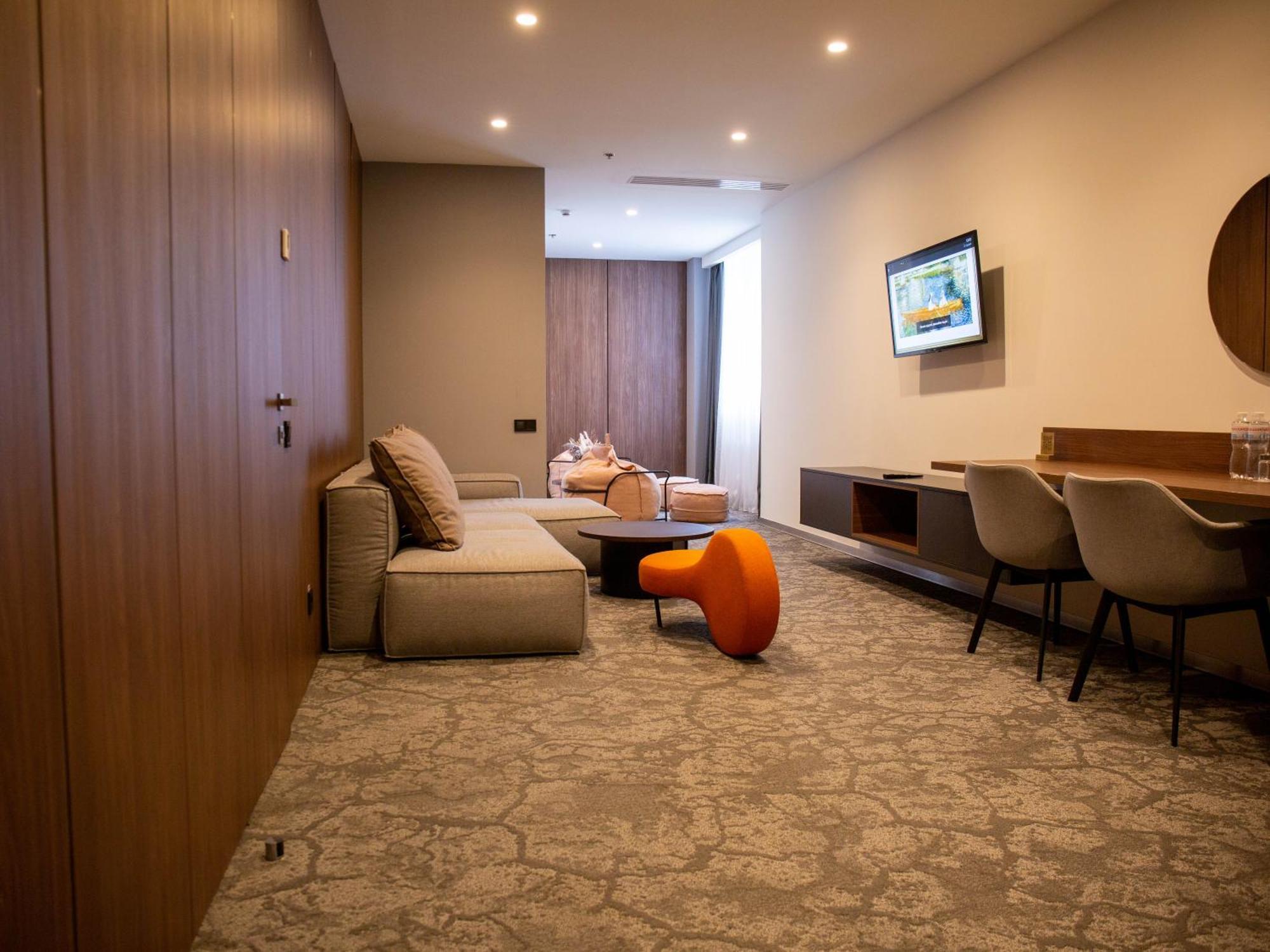 Small Hotel ヴィーンヌィツャ エクステリア 写真