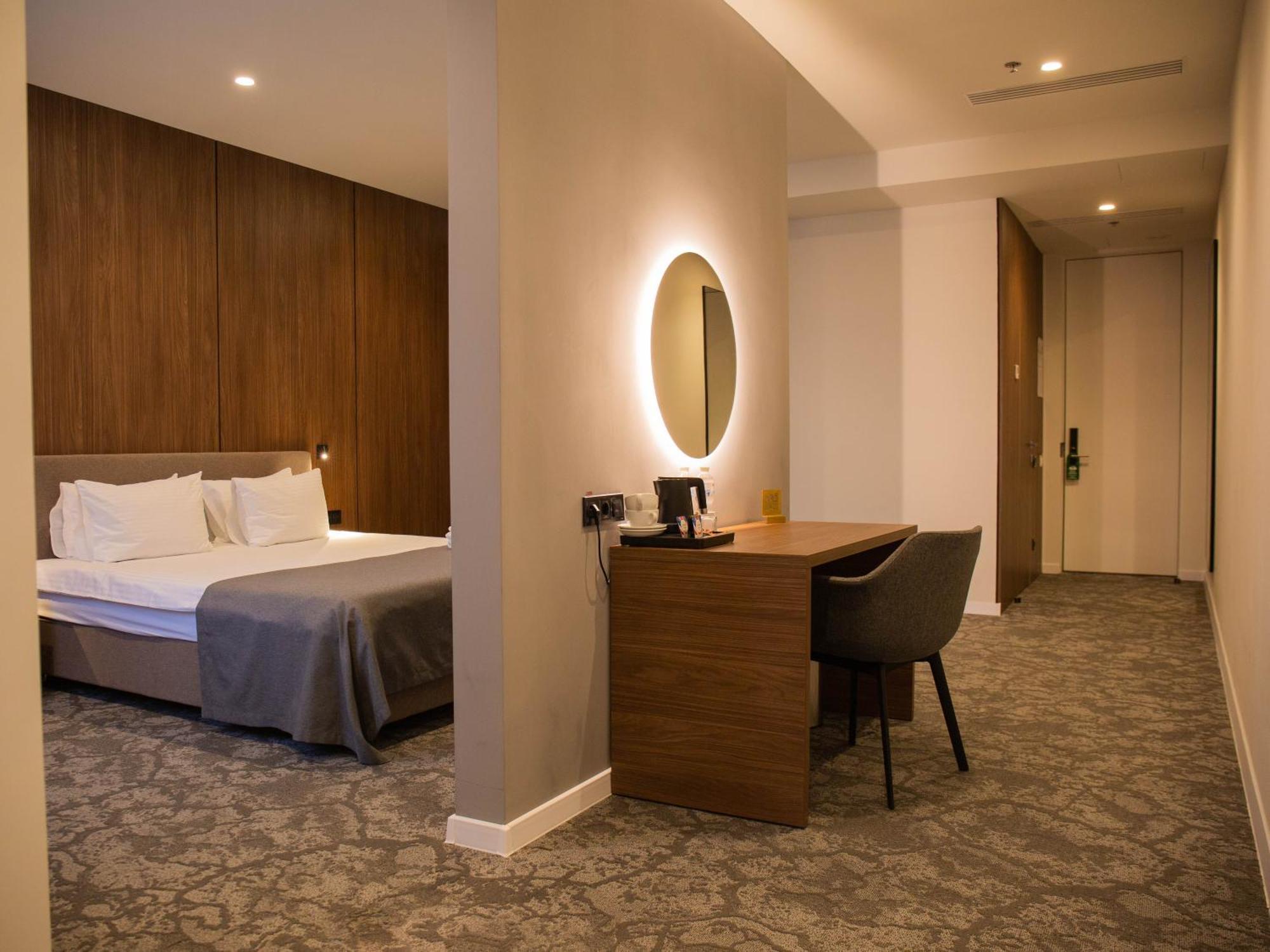 Small Hotel ヴィーンヌィツャ エクステリア 写真